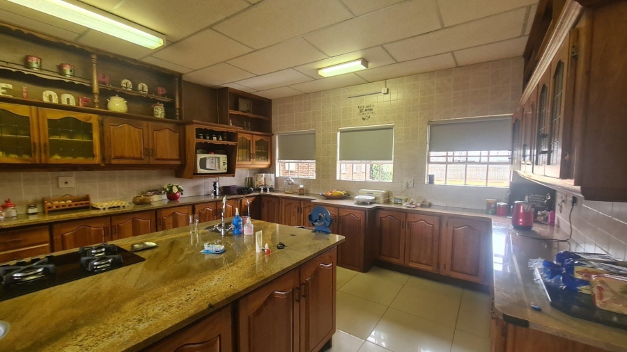 5 Bedroom Property for Sale in Wilgeboom A H North West
